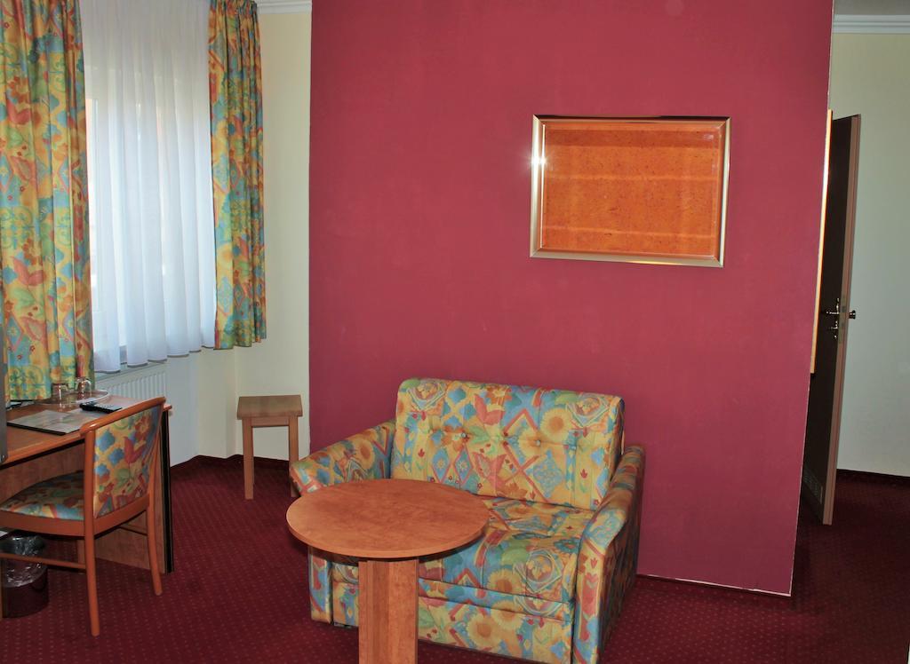 Garni Zum Adler Hotel Gensingen Habitación foto